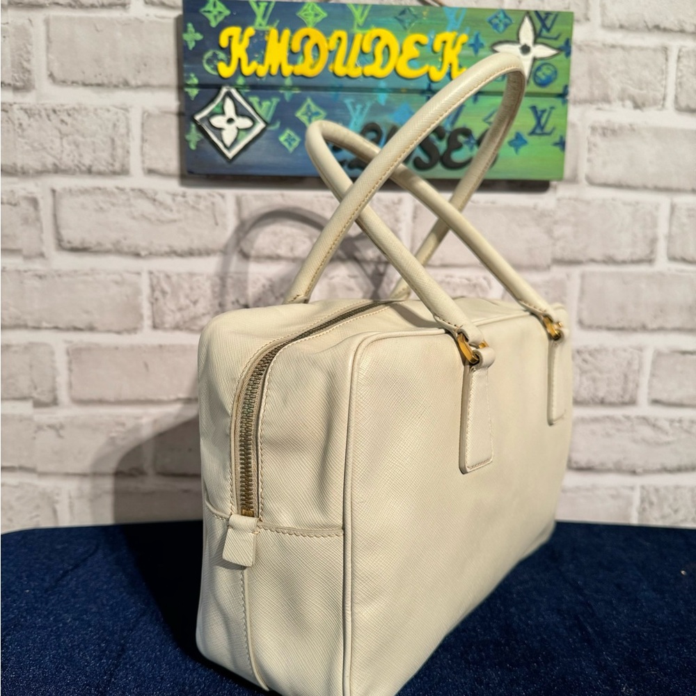 Prada Saffiano Leather Bauletto Shoulder Bag with lock 2 keys and dust bag - Picture 8 of 17